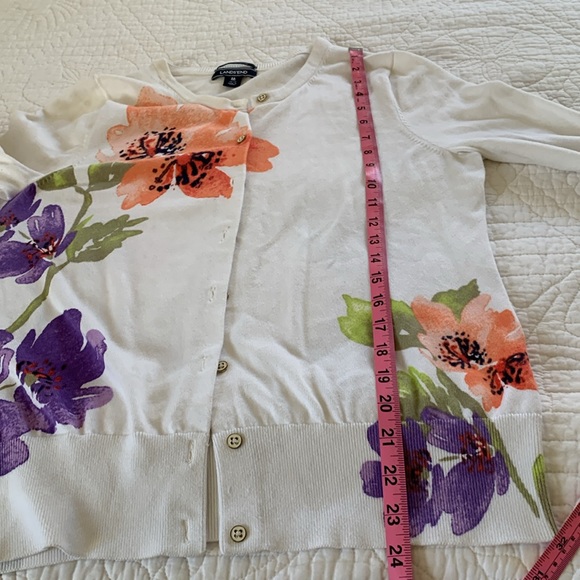 Lands’End Cardigan button up sweater with beautiful floral accents in size M - Picture 9 of 10